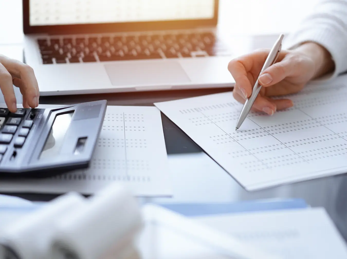 Dedicated team vs fixed price model